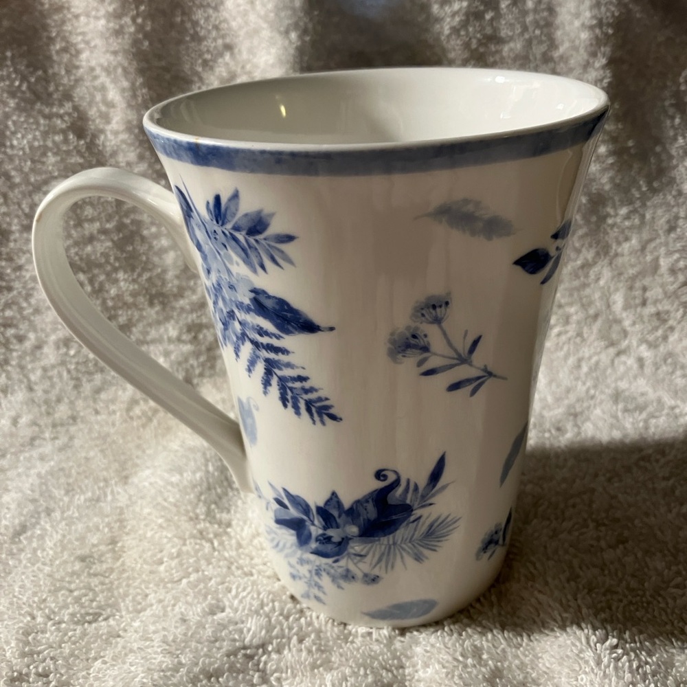 Kiley by Mikada Floral Blue and White Mug - Picture 3 of 5